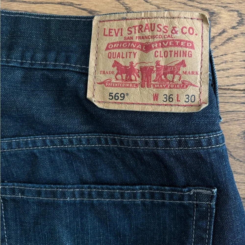 Levi's 569 Men's Deep Indigo Loose Straight Jeans 36×30
